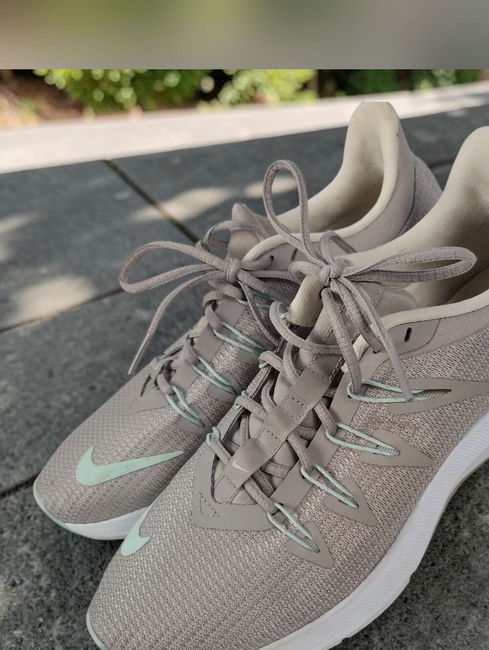 Nike Quest Women's Size 7 Running Shoes Training Performance Wear